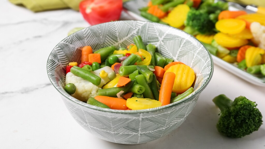 Bowl of mixed vegetables.