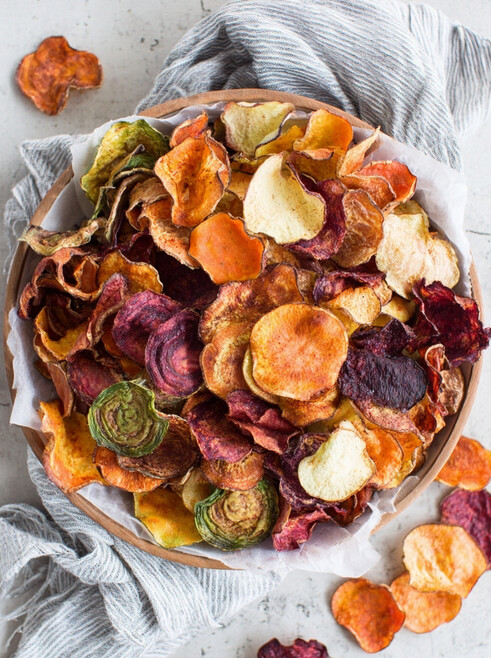 Shatteringly Crisp Oven Baked Vegetable Chips (Dash Friendly & Oil-Free)