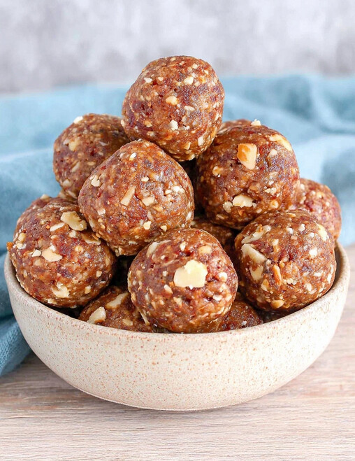 The Best No-Bake Apple Pie Energy Balls