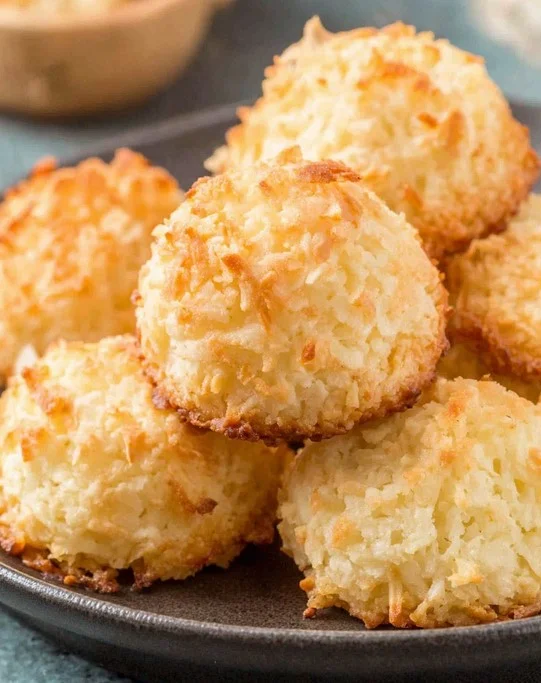 Easy Almond-Kissed Coconut Macaroons Recipe