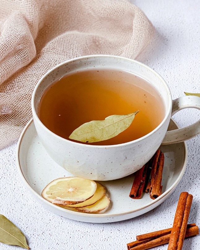Warm Spiced Cinnamon and Bay Leaf Tea (Caffeine-Free)